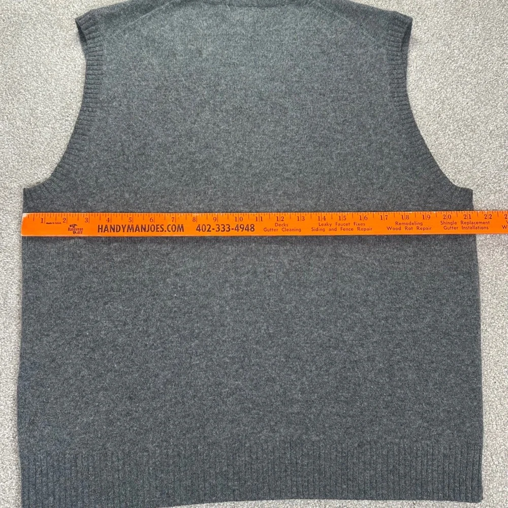 Brooks Brothers 346‎ Mens Medium V Neck Sweater Vest Scottish Lambswool Gray